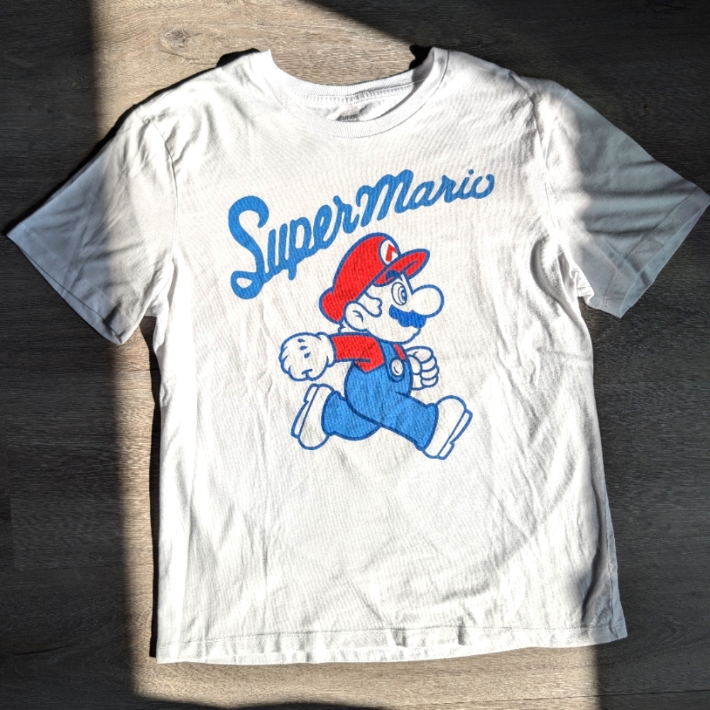 Men's Super Mario t-shirt in amazing shape size M